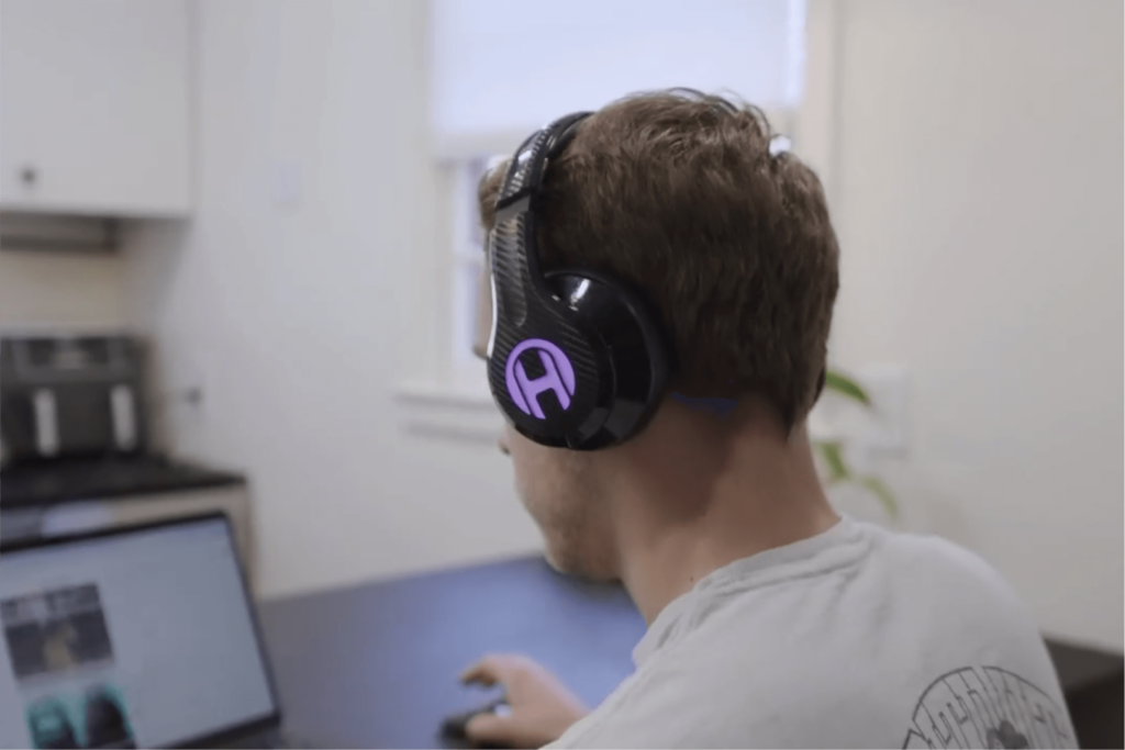 How To Use Two Headphones (Or More) On A PC